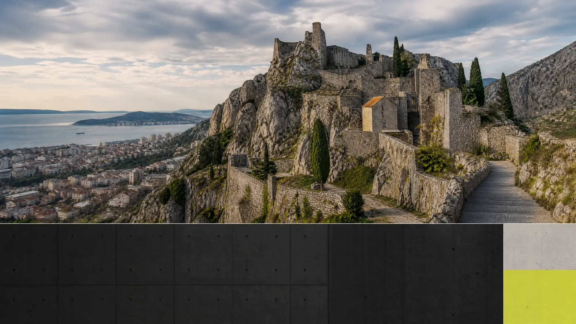 Una fortaleza de piedra medieval sobre una cresta de piedra caliza con vistas a Split. Defendió la región durante 2000 años y sirvió como Meereen en Juego de Tronos.